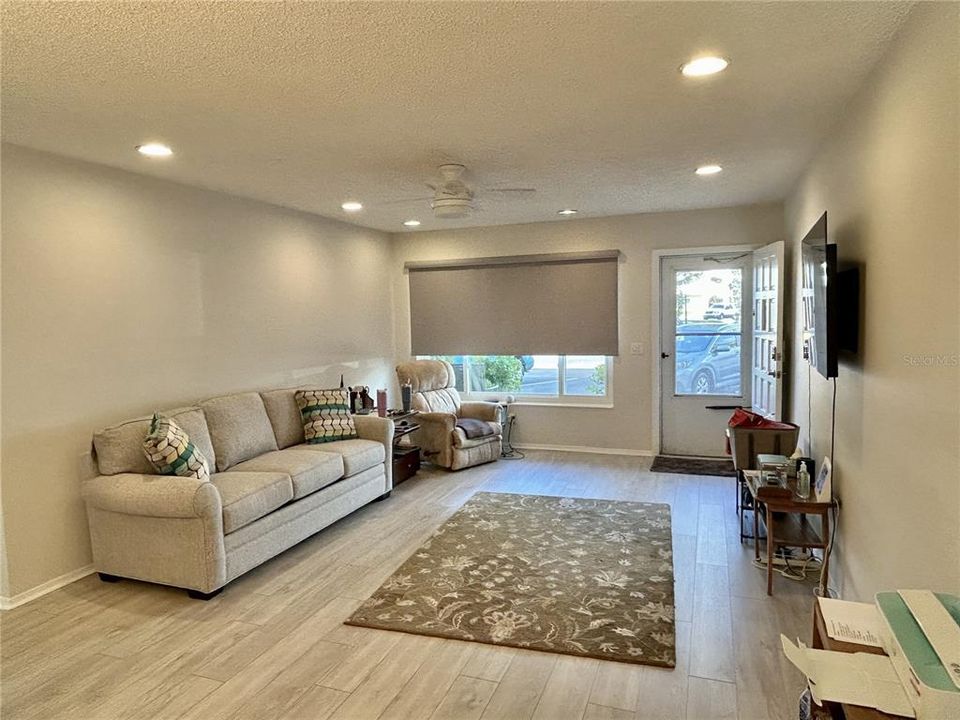En Venta: $199,900 (2 camas, 2 baños, 1100 Pies cuadrados)