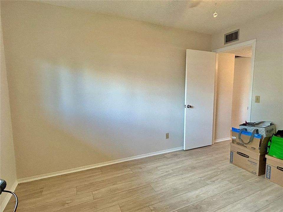 En Venta: $199,900 (2 camas, 2 baños, 1100 Pies cuadrados)