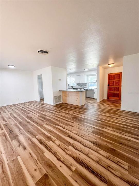 En Venta: $400,000 (3 camas, 2 baños, 1304 Pies cuadrados)