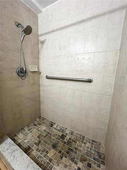 En Venta: $400,000 (3 camas, 2 baños, 1304 Pies cuadrados)