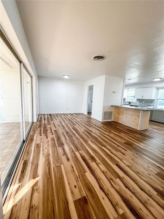 En Venta: $400,000 (3 camas, 2 baños, 1304 Pies cuadrados)