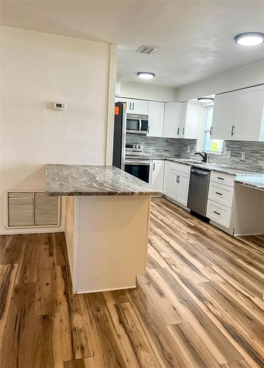 En Venta: $400,000 (3 camas, 2 baños, 1304 Pies cuadrados)