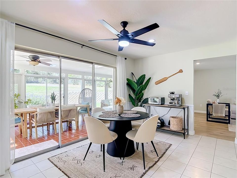 En Venta: $409,500 (3 camas, 2 baños, 2100 Pies cuadrados)