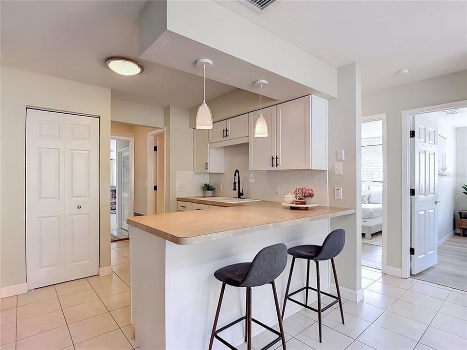 En Venta: $409,500 (3 camas, 2 baños, 2100 Pies cuadrados)