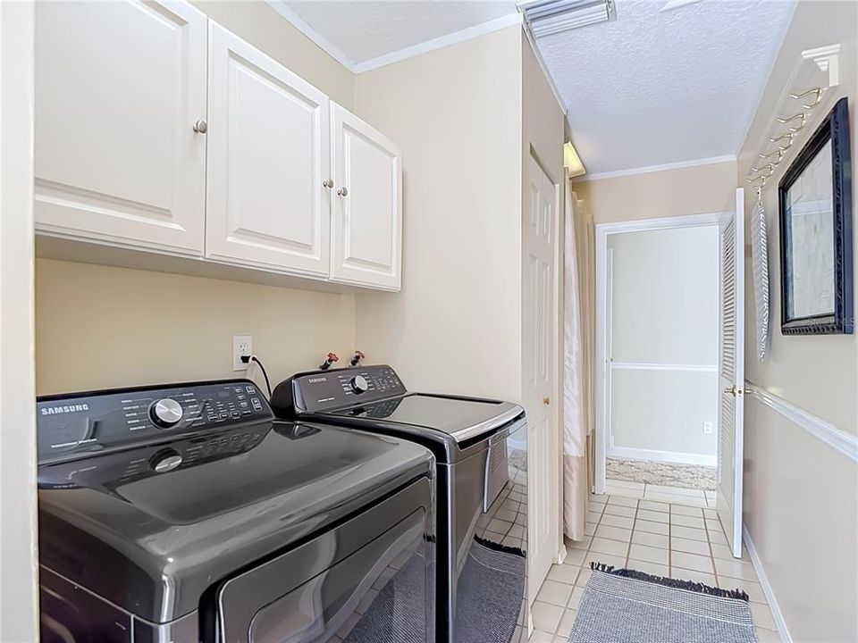 En Venta: $409,500 (3 camas, 2 baños, 2100 Pies cuadrados)