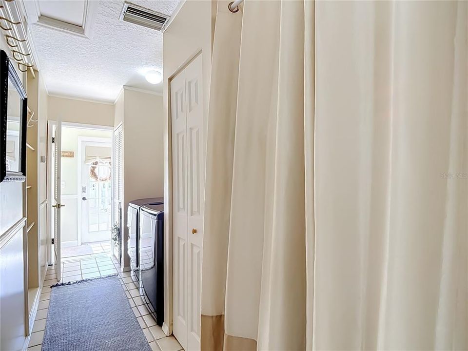 En Venta: $409,500 (3 camas, 2 baños, 2100 Pies cuadrados)