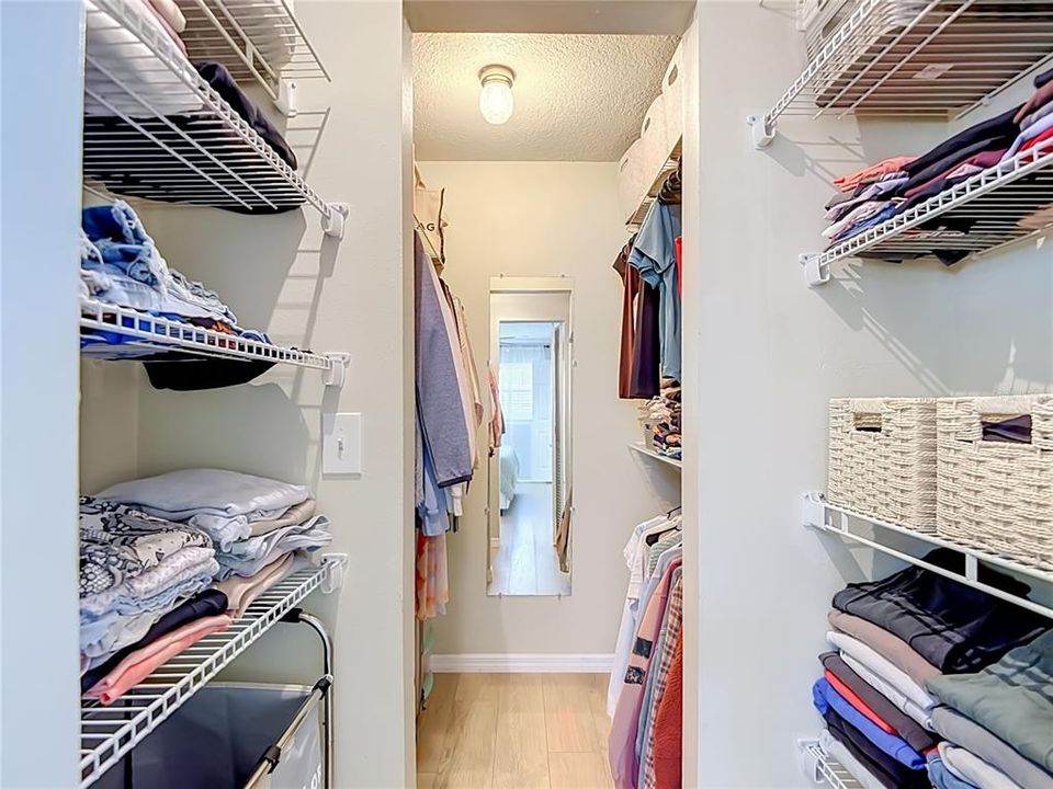 En Venta: $409,500 (3 camas, 2 baños, 2100 Pies cuadrados)
