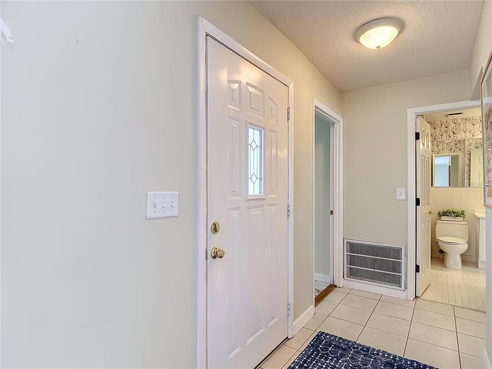 En Venta: $409,500 (3 camas, 2 baños, 2100 Pies cuadrados)