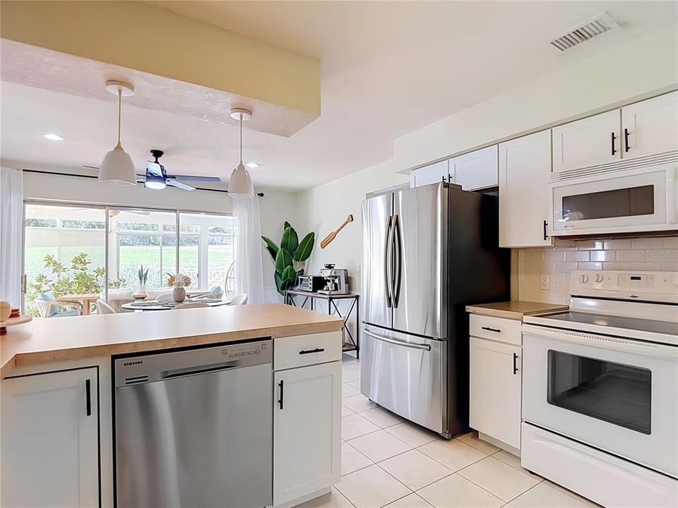 En Venta: $409,500 (3 camas, 2 baños, 2100 Pies cuadrados)