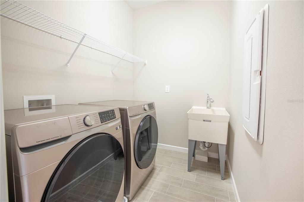 For Rent: $3,800 (3 beds, 2 baths, 2010 Square Feet)