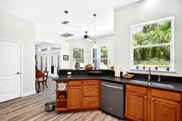 For Sale: $2,495,000 (5 beds, 4 baths, 3545 Square Feet)