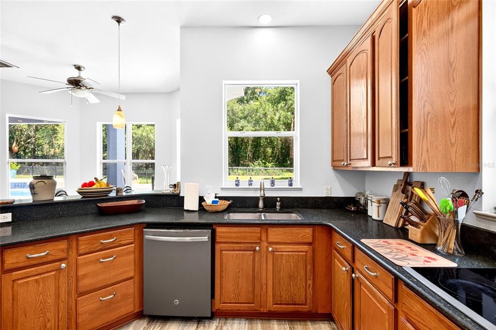 For Sale: $2,495,000 (5 beds, 4 baths, 3545 Square Feet)