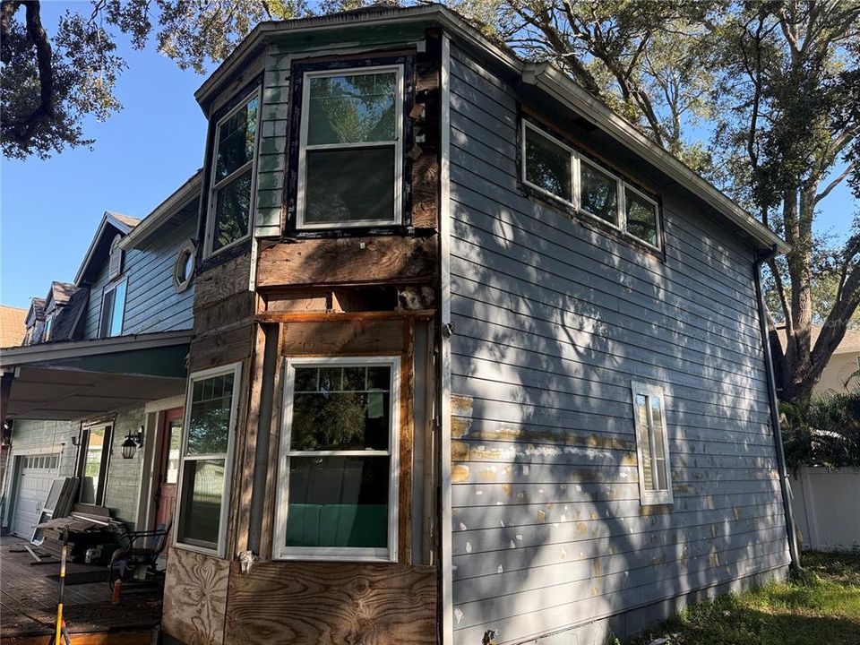 En Venta: $599,000 (3 camas, 2 baños, 2384 Pies cuadrados)