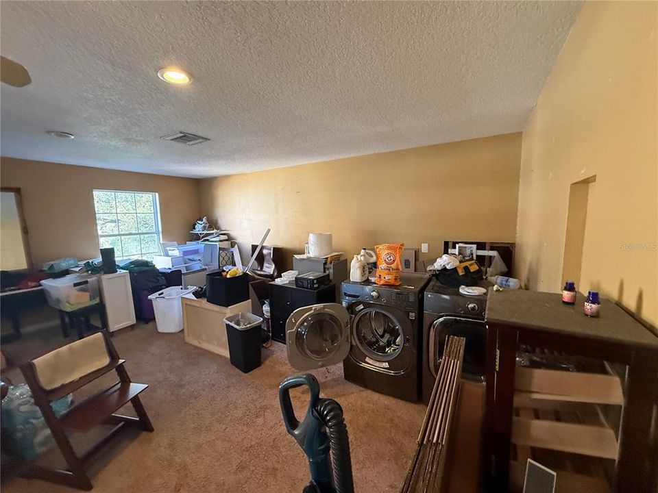 En Venta: $599,000 (3 camas, 2 baños, 2384 Pies cuadrados)