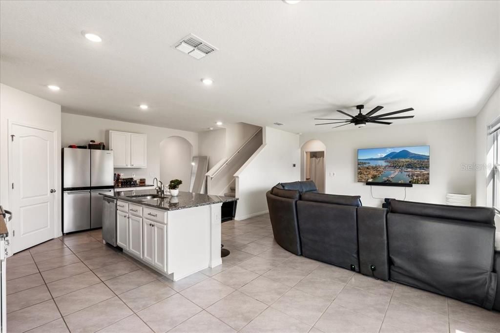 For Sale: $460,000 (5 beds, 3 baths, 2626 Square Feet)