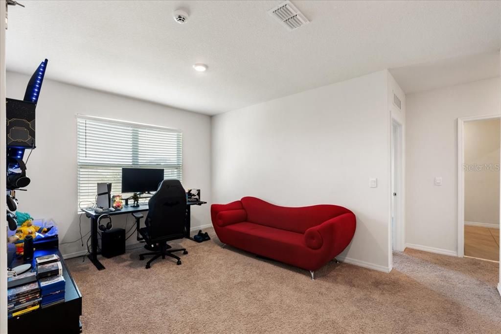 For Sale: $460,000 (5 beds, 3 baths, 2626 Square Feet)