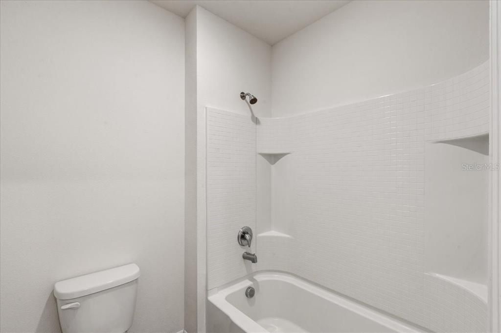 For Sale: $460,000 (5 beds, 3 baths, 2626 Square Feet)