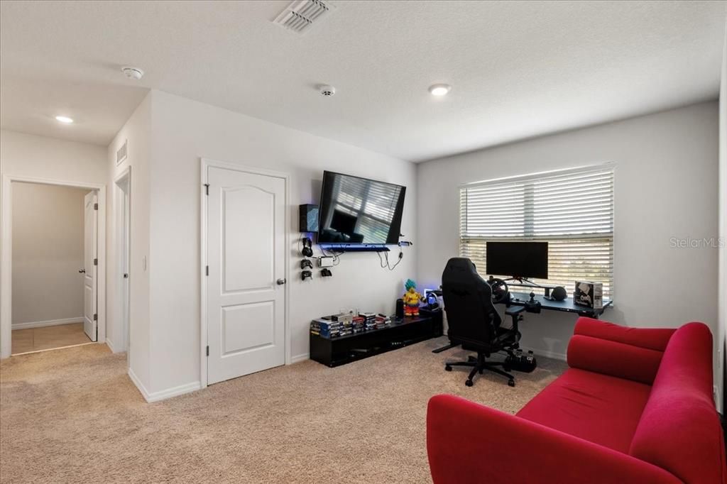 For Sale: $460,000 (5 beds, 3 baths, 2626 Square Feet)