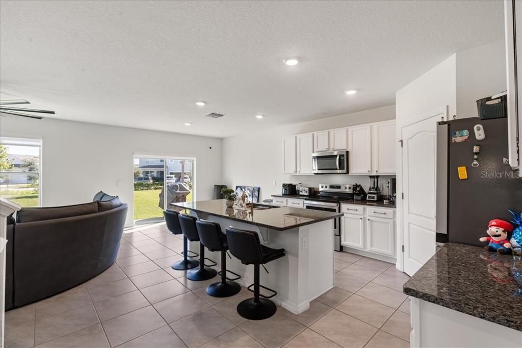 For Sale: $460,000 (5 beds, 3 baths, 2626 Square Feet)