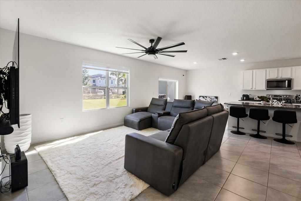 For Sale: $460,000 (5 beds, 3 baths, 2626 Square Feet)