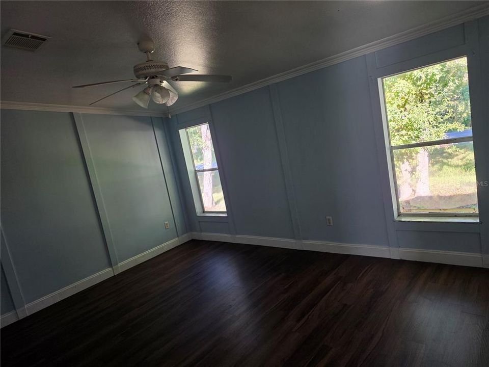 For Sale: $290,000 (3 beds, 2 baths, 1809 Square Feet)