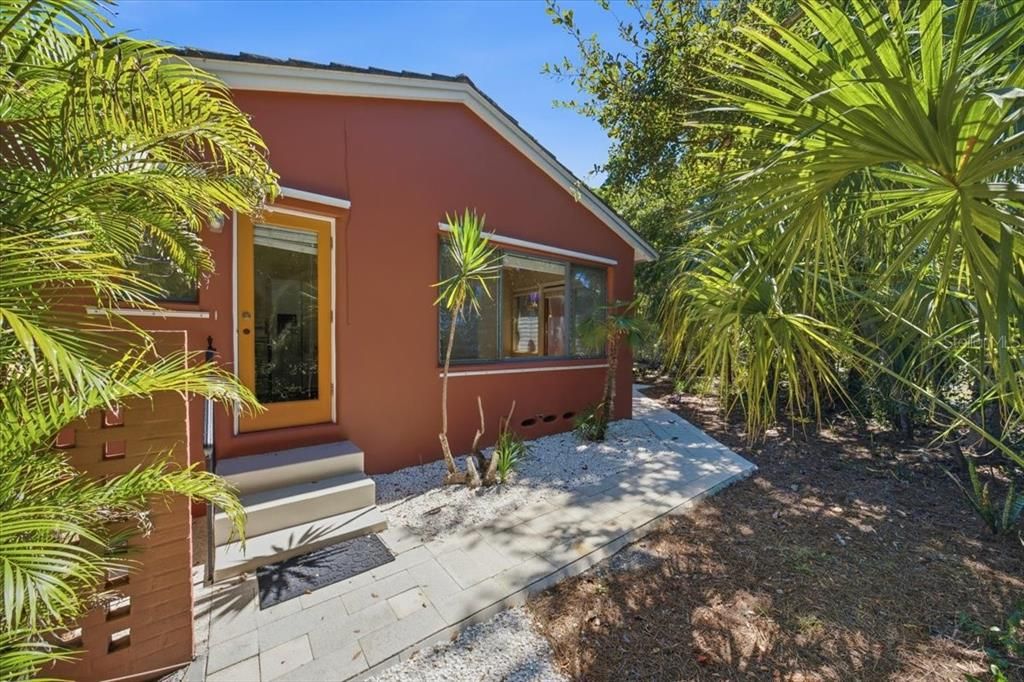 На продажу: $550,000 (2 спален, 1 ванн, 1094 Квадратных фут)