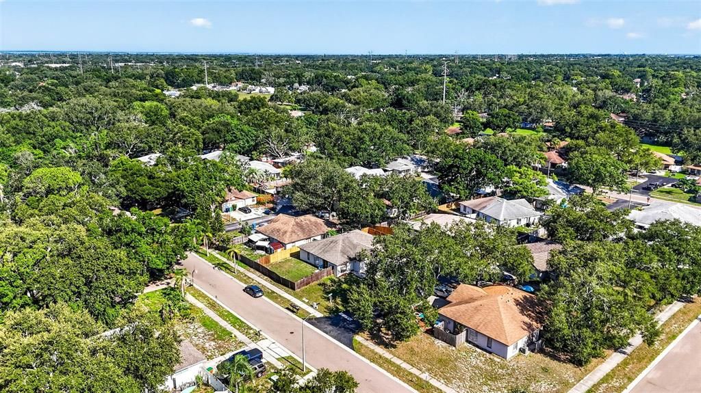For Rent: $2,000 (2 beds, 1 baths, 797 Square Feet)