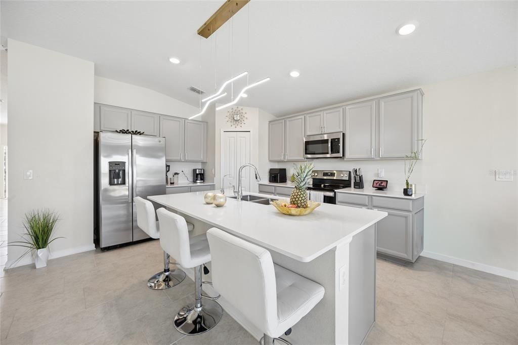 For Rent: $2,500 (4 beds, 2 baths, 1950 Square Feet)