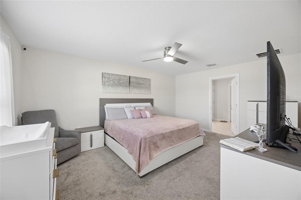 For Rent: $2,500 (4 beds, 2 baths, 1950 Square Feet)