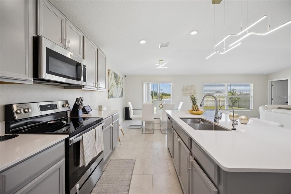 For Rent: $2,500 (4 beds, 2 baths, 1950 Square Feet)
