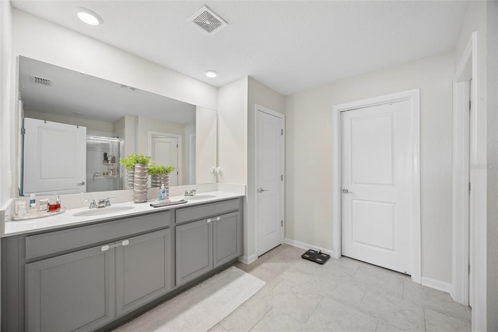 For Rent: $2,500 (4 beds, 2 baths, 1950 Square Feet)