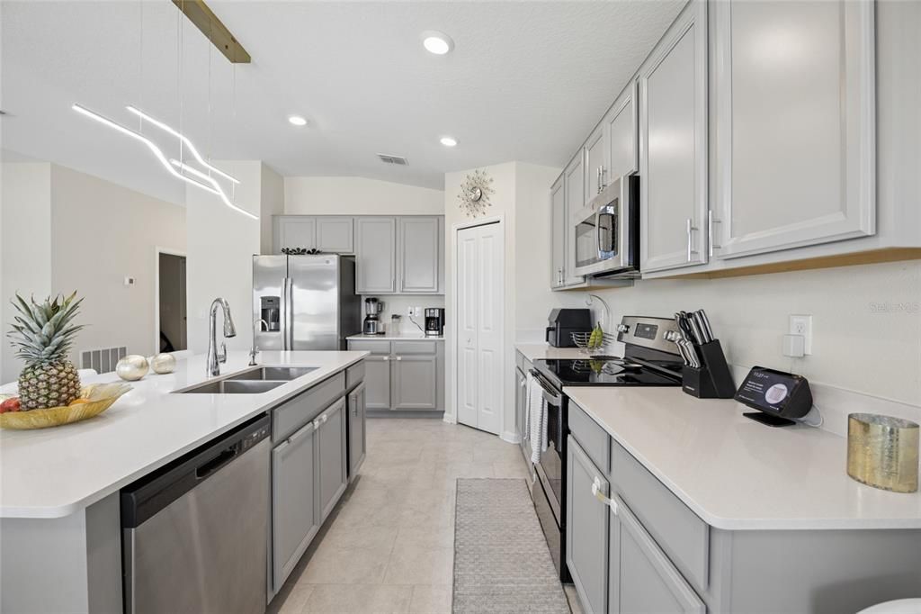 For Rent: $2,500 (4 beds, 2 baths, 1950 Square Feet)