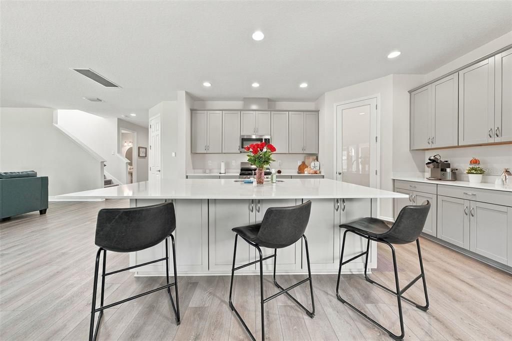For Sale: $474,999 (4 beds, 2 baths, 2810 Square Feet)