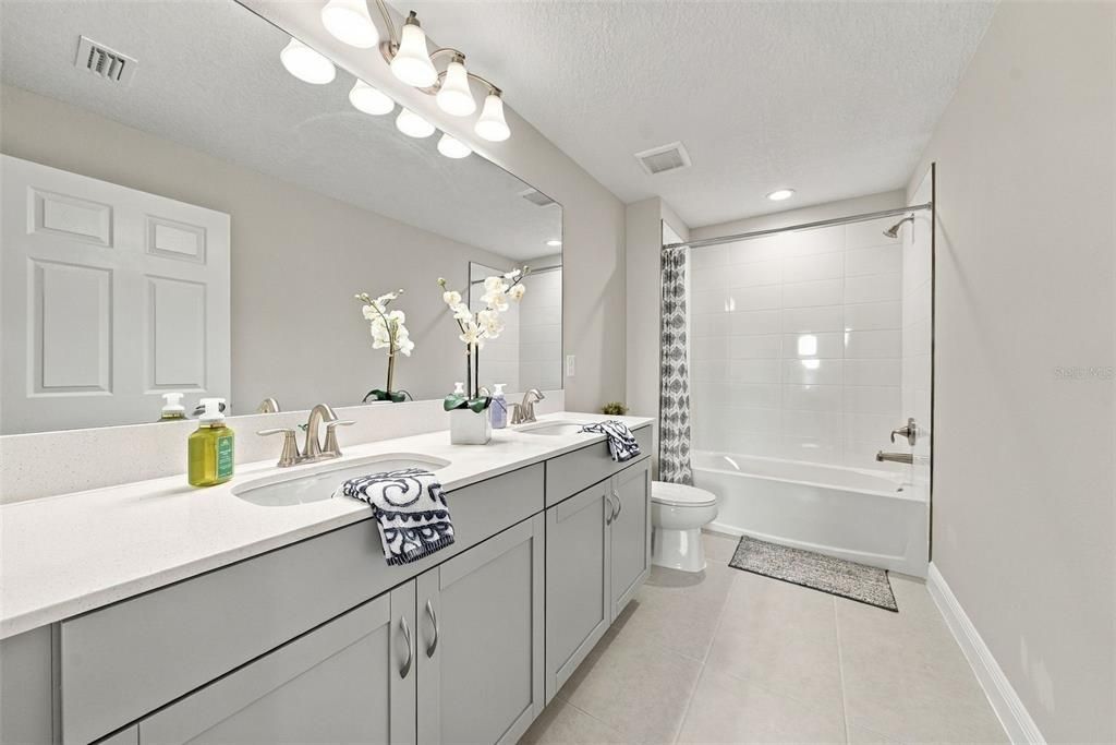 For Sale: $474,999 (4 beds, 2 baths, 2810 Square Feet)