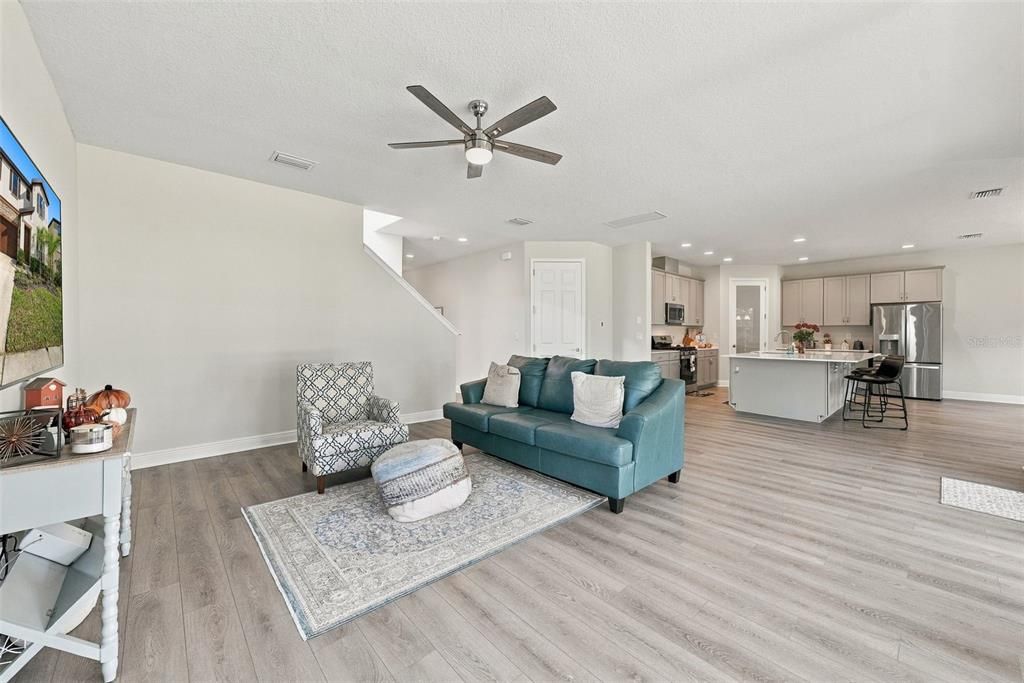 For Sale: $474,999 (4 beds, 2 baths, 2810 Square Feet)