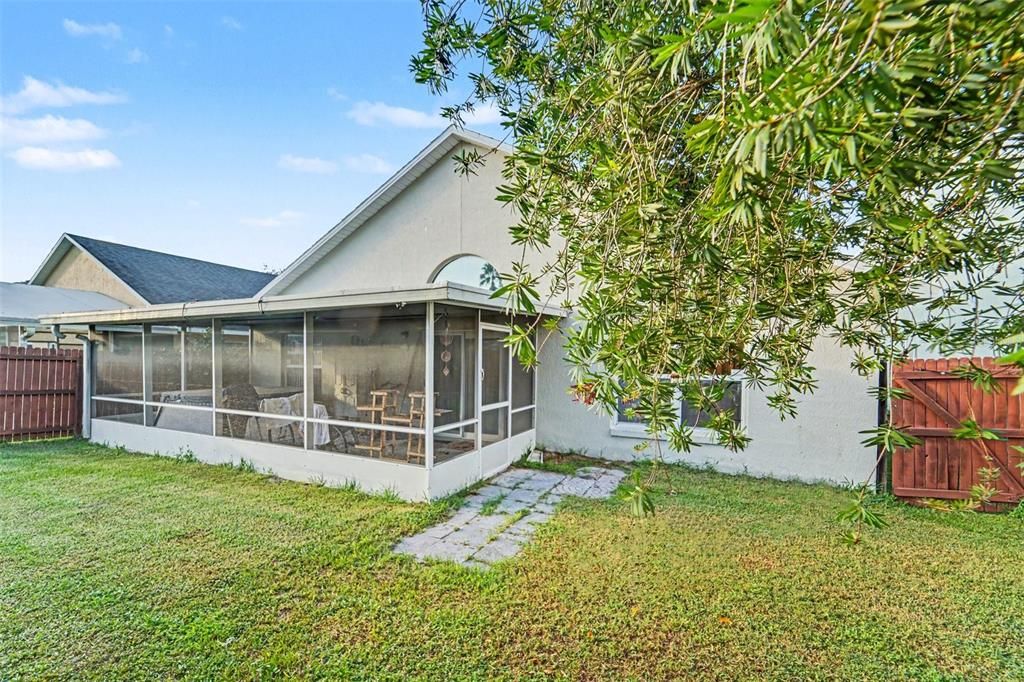 На продажу: $385,000 (4 спален, 2 ванн, 1800 Квадратных фут)
