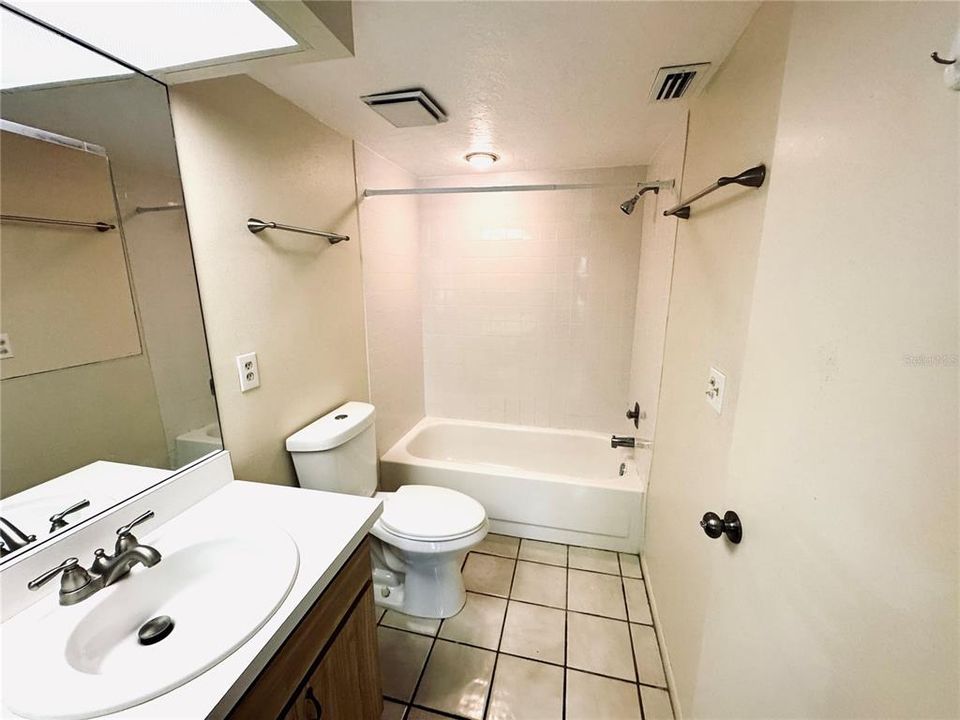 For Rent: $1,520 (1 beds, 1 baths, 786 Square Feet)