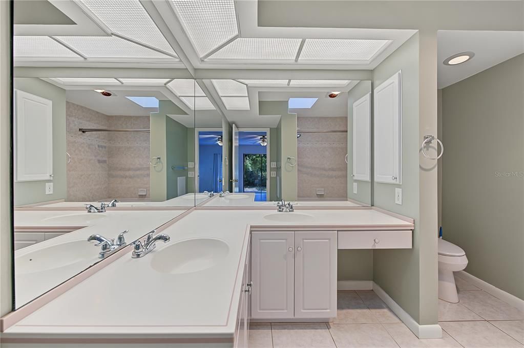 For Rent: $3,000 (3 beds, 2 baths, 2108 Square Feet)