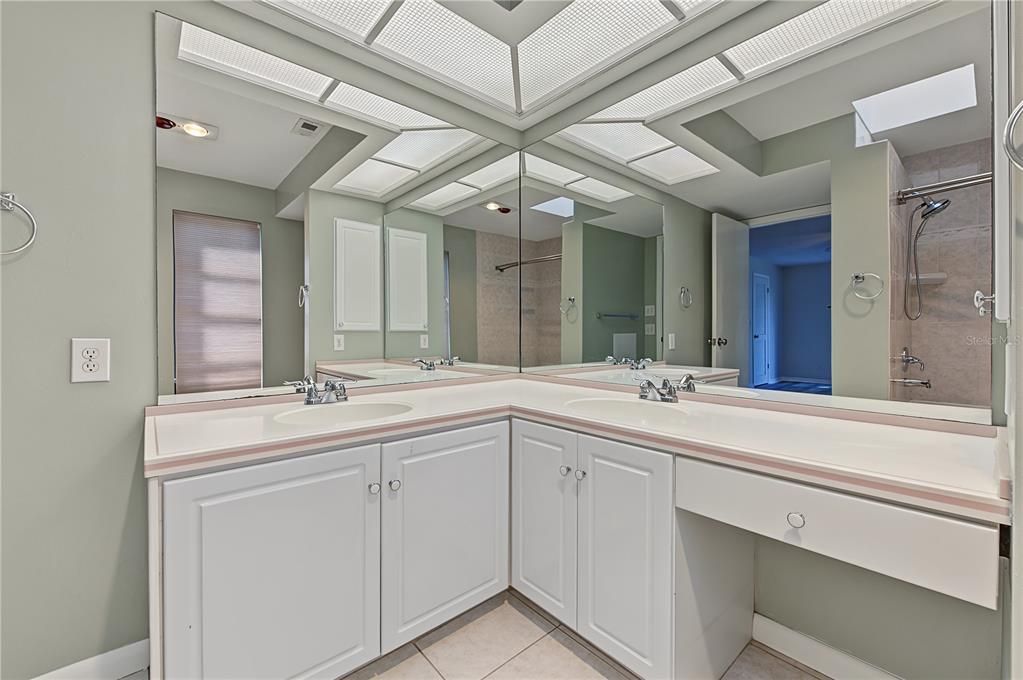 For Rent: $3,000 (3 beds, 2 baths, 2108 Square Feet)