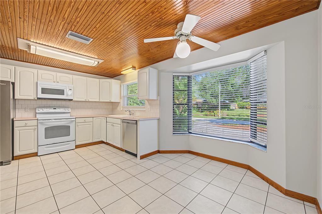 For Rent: $3,000 (3 beds, 2 baths, 2108 Square Feet)
