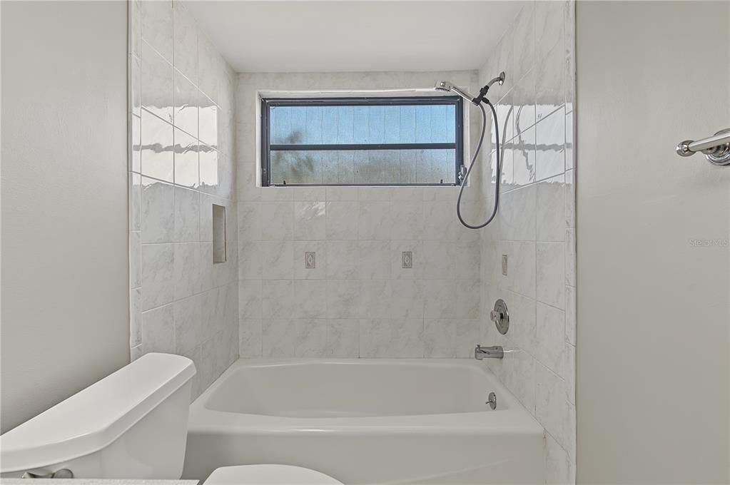 For Rent: $3,000 (3 beds, 2 baths, 2108 Square Feet)