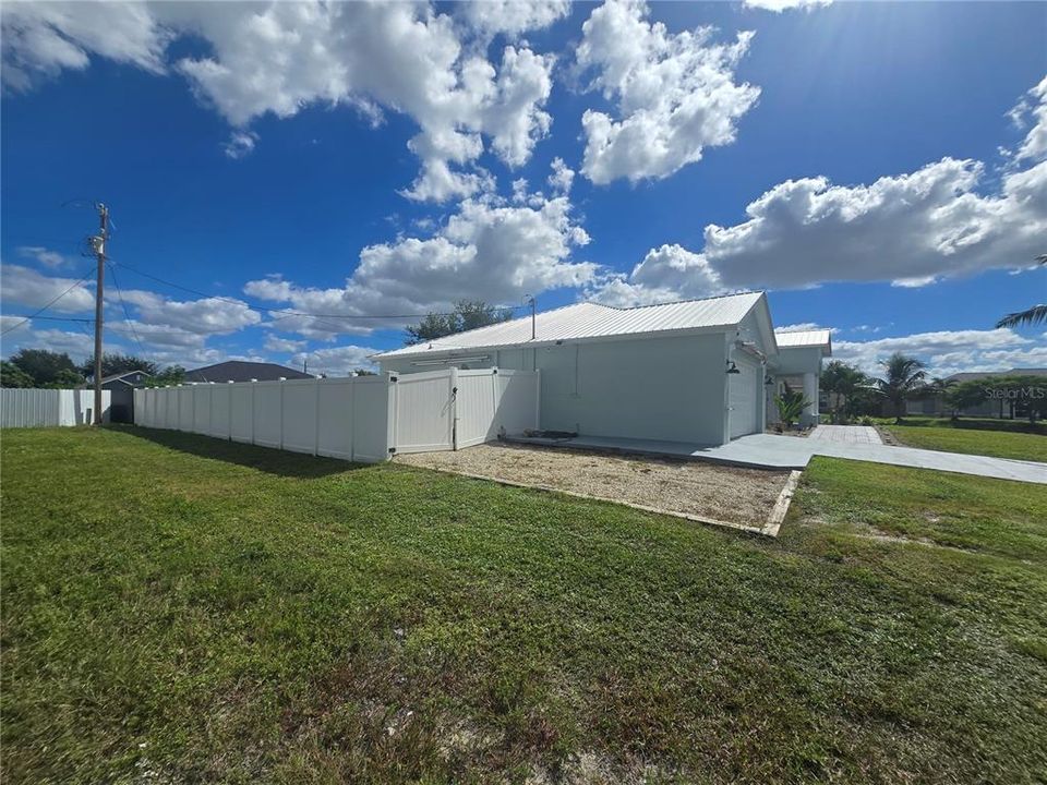 En Venta: $359,900 (3 camas, 2 baños, 1993 Pies cuadrados)