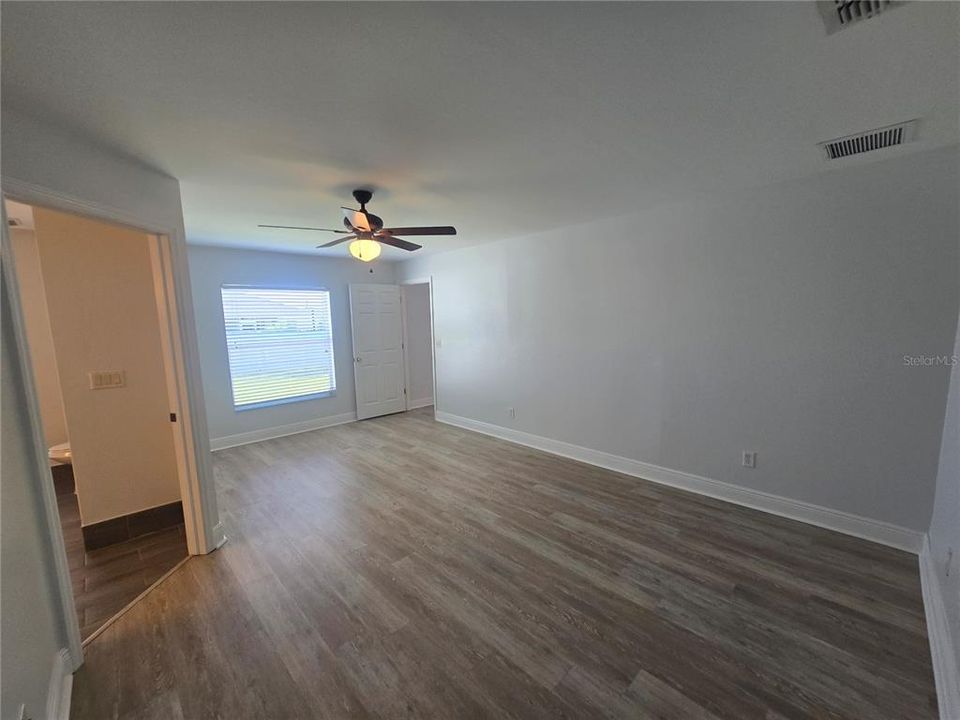 En Venta: $359,900 (3 camas, 2 baños, 1993 Pies cuadrados)