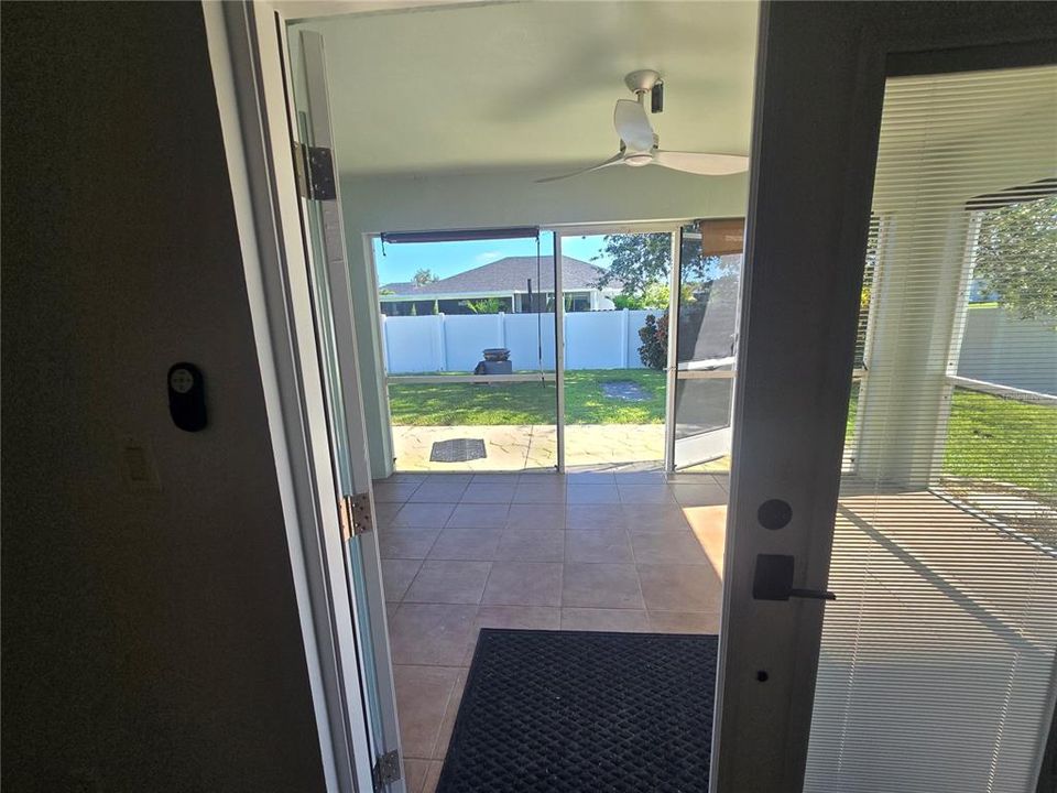 En Venta: $359,900 (3 camas, 2 baños, 1993 Pies cuadrados)