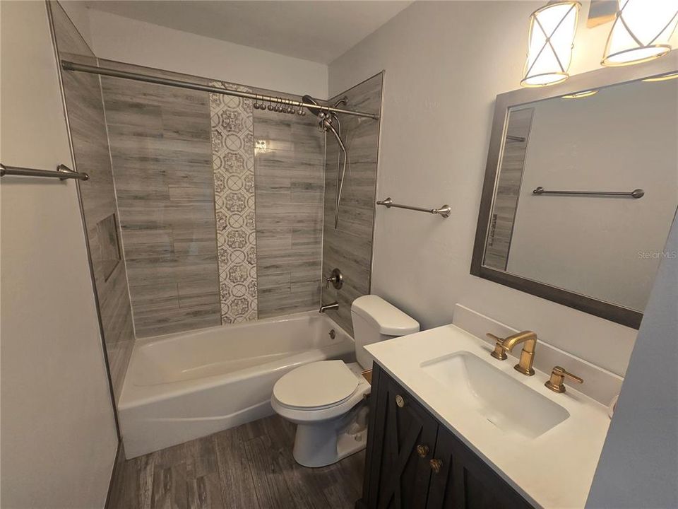 En Venta: $359,900 (3 camas, 2 baños, 1993 Pies cuadrados)