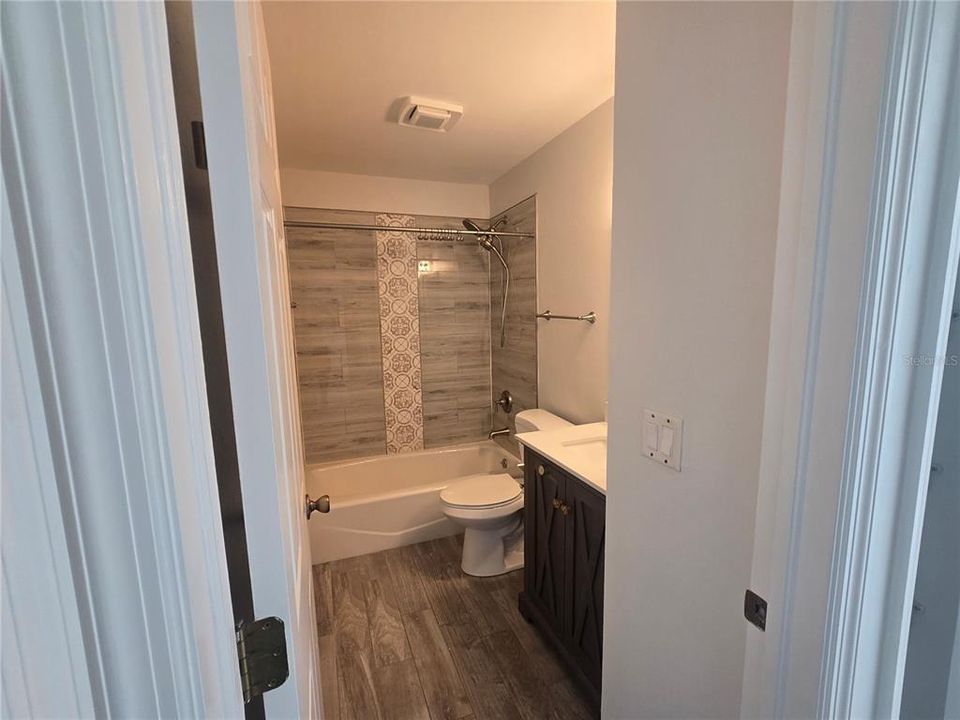 En Venta: $359,900 (3 camas, 2 baños, 1993 Pies cuadrados)