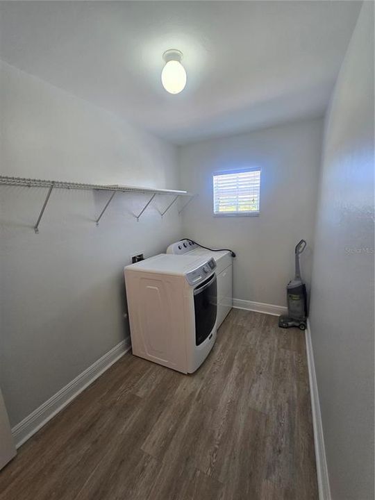 En Venta: $359,900 (3 camas, 2 baños, 1993 Pies cuadrados)