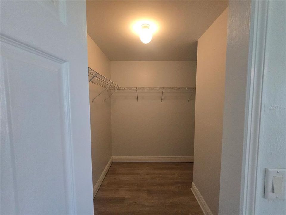 En Venta: $359,900 (3 camas, 2 baños, 1993 Pies cuadrados)