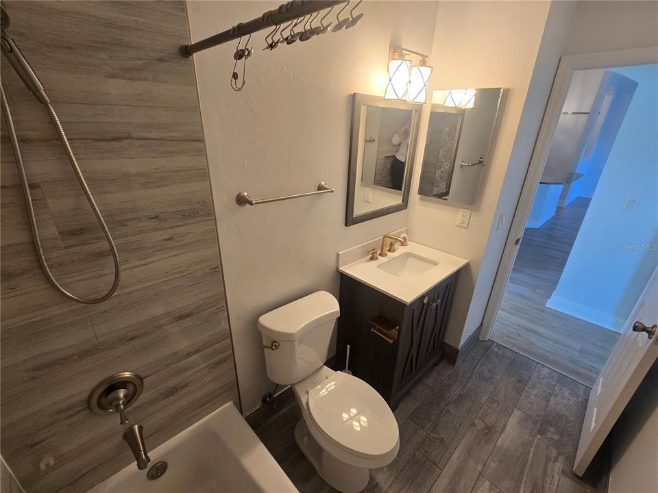 En Venta: $359,900 (3 camas, 2 baños, 1993 Pies cuadrados)