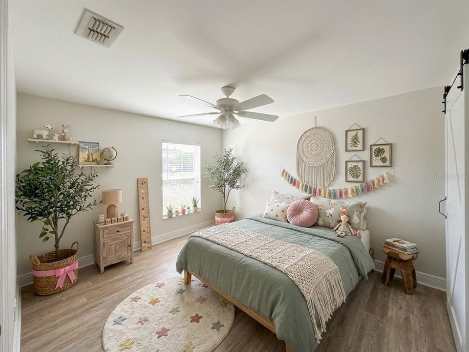 En Venta: $359,900 (3 camas, 2 baños, 1993 Pies cuadrados)